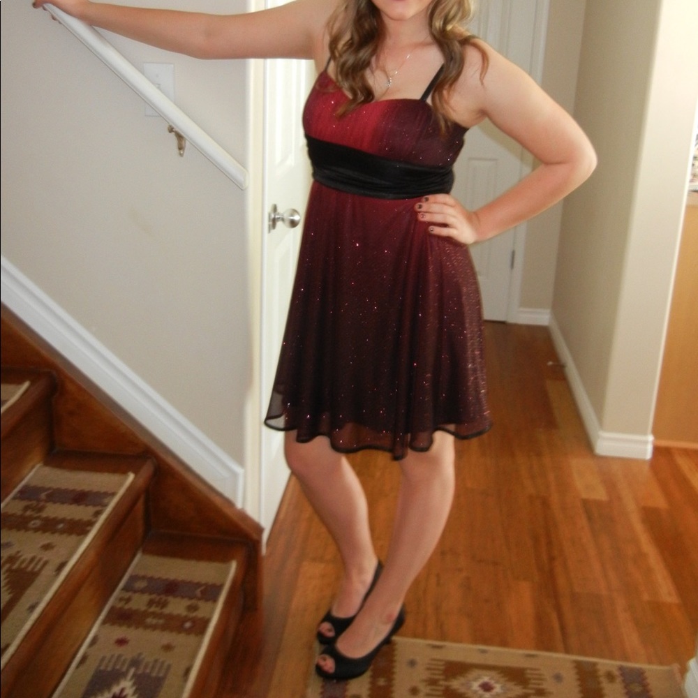 Laura P. Formal/Prom , Burgundy,Mini Dress,Size 4P
